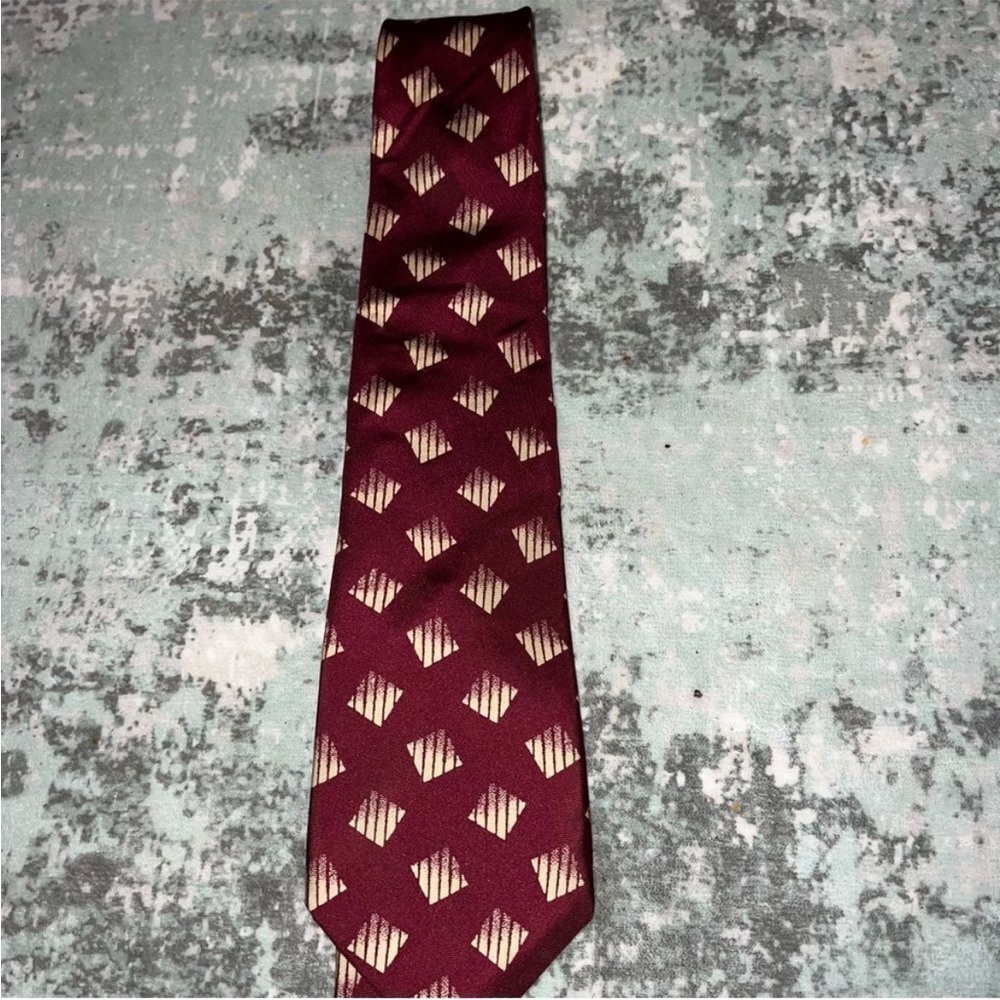 Fendi Burgundy and Cream Patterned Tie - 100% Silk